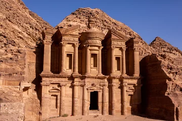Foto op Plexiglas Beauty of rocks and ancient architecture in Petra, Jordan. Ancient temple in Petra, Jordan © romeof