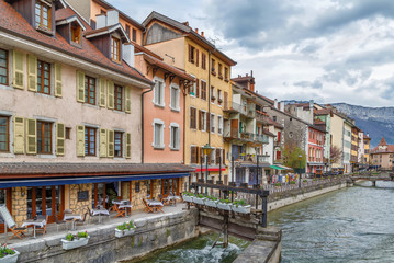 Fototapeta na wymiar Thiou river in Annecy, France
