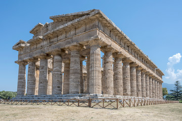 Obraz premium Neptun Doric Temple widok na południowy zachód, Paestum, Włochy