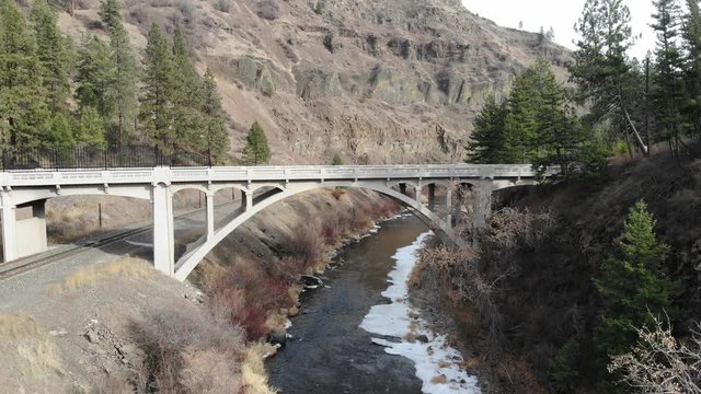 Upper Perry Arch Bridge And The Grande Ronde River (4k)