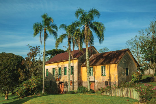 Country House With Garden Near Bento Goncalves