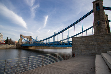 Most Grunwaldzki we wrocławiu nad rzeką odrą - obrazy, fototapety, plakaty