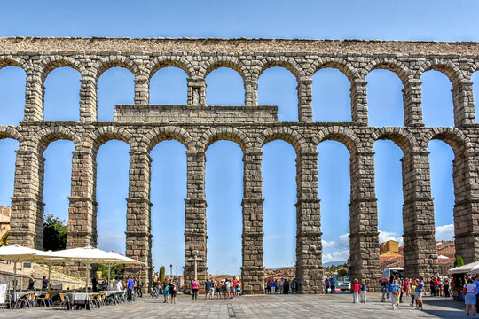Monumento acueducto de segovia, espa&ntilde;a