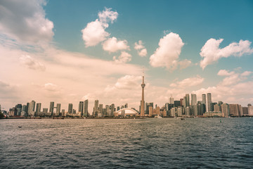 Obraz premium Toronto skyline with a beautiful blue sky, Toronto, Ontario, Canada