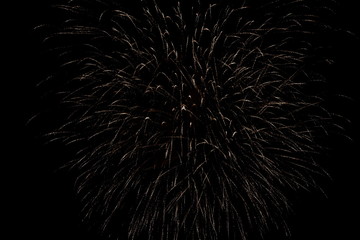 Feuerwerk vor dunklen Hintergrund - Neues Jahr - Silvester