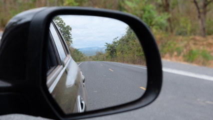 Obraz premium car driving on the highway