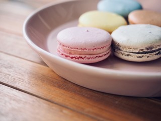 다양한 색상의 화려한 마카롱