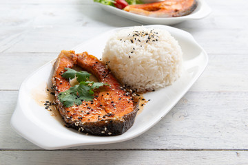 Grilled Salmon with steamed rice