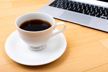 パソコンとコーヒー
