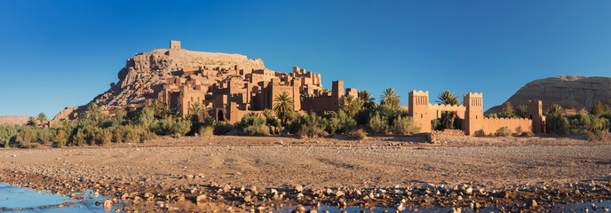 Fototapeta premium Ait Benhaddou is the best preserved of the traditional Ksars and UNESCO world heritage since 1987 The fortified town of Ait ben Haddou near Ouarzazate on the edge of the sahara desert in Morocco.
