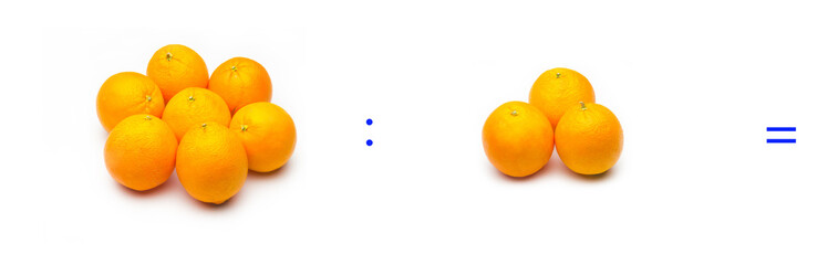 División sencilla entre naranjas, cálculo matemático de división.