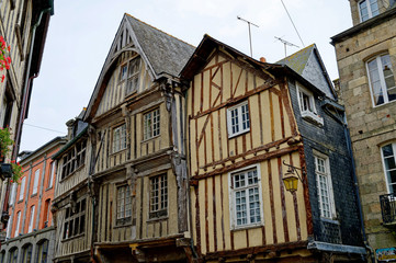 Centre historique de Dinan, maisons à colombage, Côtes-d’Armor, Bretagne, France	