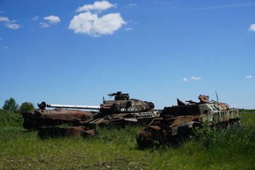 Fototapeta premium old rusty military tank in the countryside