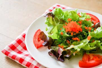 vegetable salad with Japanese seaweed and shrimp eggs