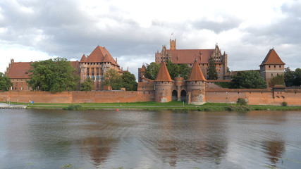 Naklejka na ściany i meble Teutonic Order castle in Malbork and Nogat river