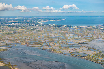 Vue a&eacute;rienne des Marais salants de Gu&eacute;rande / Baie de la Baule