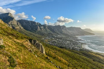 Tableaux ronds sur aluminium Montagne de la Table Magnificient view of Table Mountain and 12 Apostles as seen from Lion's Head, Cape Town, Western Cape, South Africa