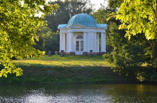 Kassel Karlsaue - Tempel auf der Schwaneninsel