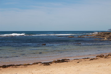 Fototapeta na wymiar clear blue water at beach and sea
