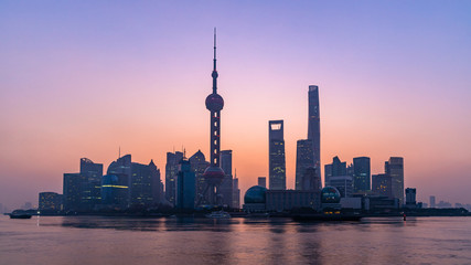 Obraz premium Shanghai skyline and skyscraper, Shanghai modern city on the Huangpu River, China.