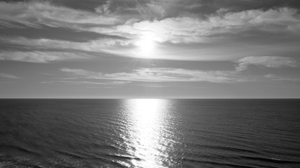 B&W Sun over sea 002