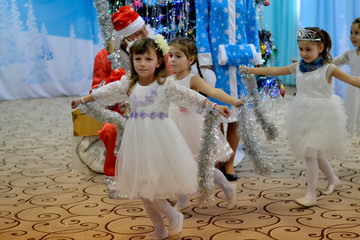 Pupils of the middle group at the new year's holiday in kindergarden 