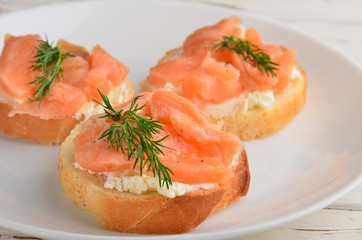  Sandwich with salted salmon and dill.