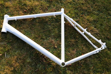 weißer Fahrradrahmen/ Mountainbike Rahmen/ MTB (Alu 6061 T6, reinweiß)
