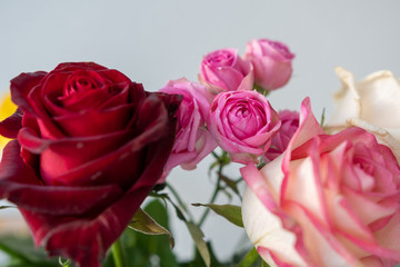 Blumenbouquet mit Rosen
