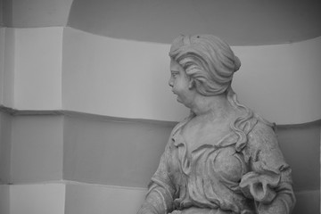 woman portrait. Black and white. sculpture in kuskovo palace in Moscow. - obrazy, fototapety, plakaty