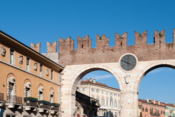 Porta di ingresso a piazza Bra a Verona