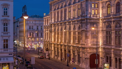Obraz premium Beautiful view of Wiener Staatsoper aerial day to night timelapse in Vienna, Austria