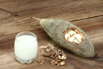 Dried baobab fruit pulp and powder