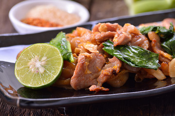 Fried noodle with pork