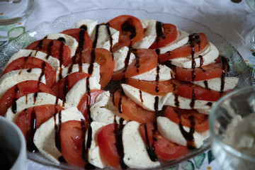 tomate mozzarella mit balsamico creme