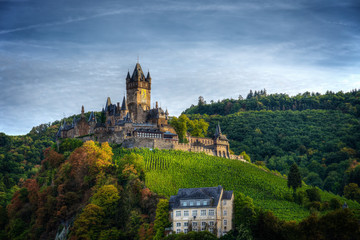 Reichsburg Cochem im Herbst