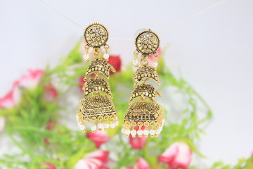 Fashion for Women 's earrings design 