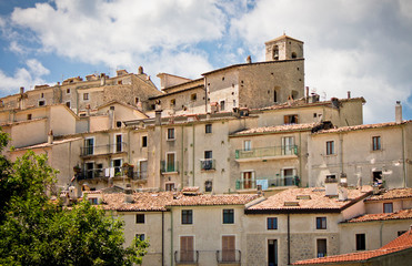 Fototapeta na wymiar houses in town of Civitella Alfedena in Italy