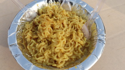 Hot and spicy noodles that can be prepared in just two minutes.