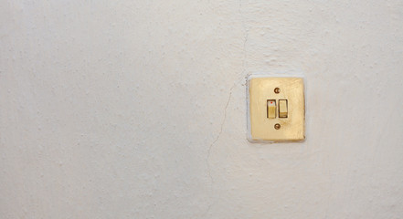 old wall switch for electric bulb