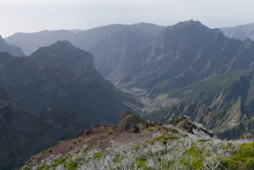 Fototapeta na wymiar Landscape of madeira island trekking path between pico do arieiro and ruivo