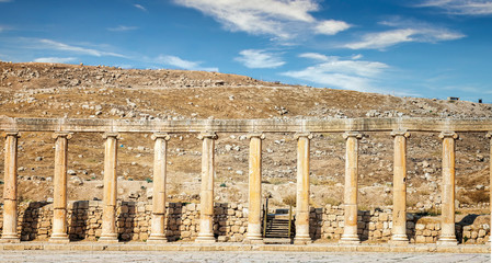 Fototapeta premium Jerash Jordan Roman Oval Forum Ionic Columns