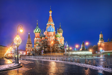 Собор Василия Блаженного и фонари St. Basil's Cathedral and festive lights