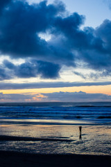 Fototapeta na wymiar Sunset on pacific ocean 