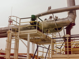 Automatic air valves for monitoring the closing of pipelines. Shut-off valves on the pipeline.