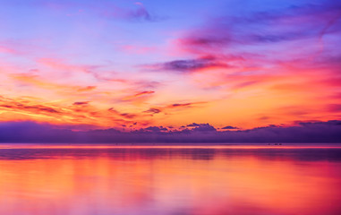 Traumhafte Pastell Farben beim Sonnenuntergang am Bodensee	