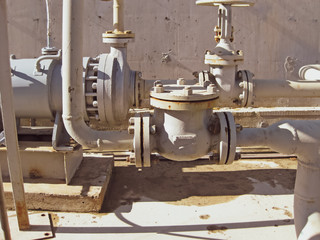 Latch on the pipeline