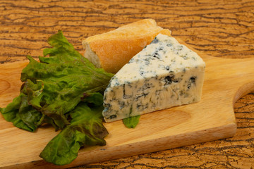 Blue cheese  with salad leaves