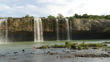 バンメトートの観光スポット：Đray Sáp Waterfall