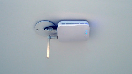 router wireless on the ceiling